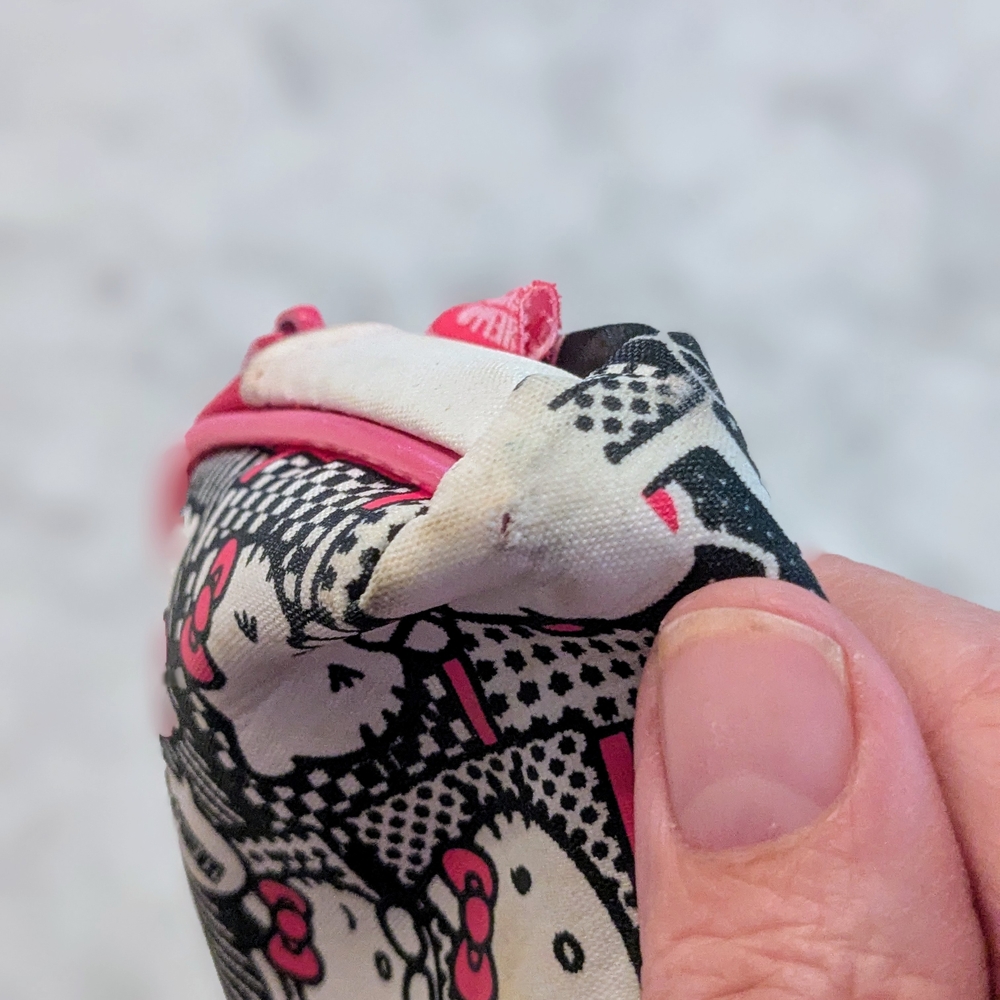 Hello Kitty Pink and Black Makeup Bag - Picture 6 of 6